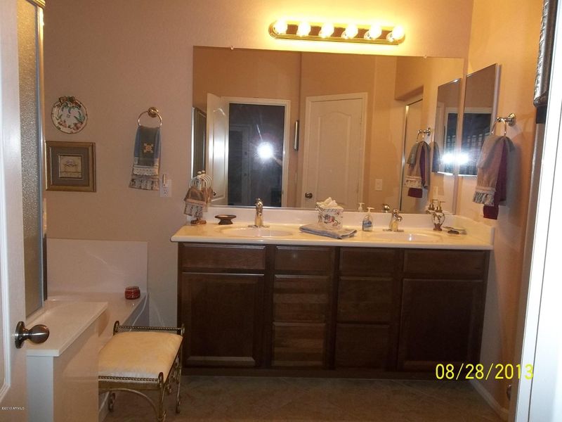 1653 E Debbie Dr, San Tan Valley, AZ 85140