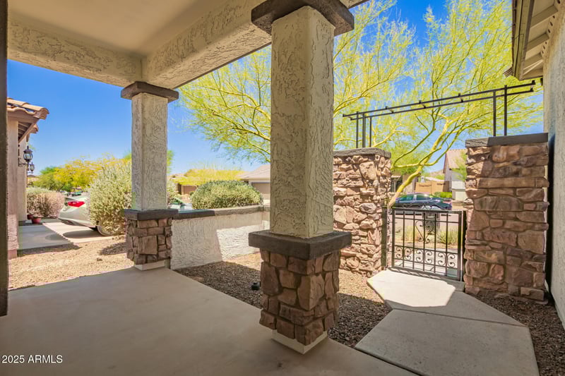 1653 Straight Arrow Ln, Phoenix, AZ 85085