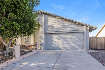 1655 Saint Charles Ave, Phoenix, AZ 85042