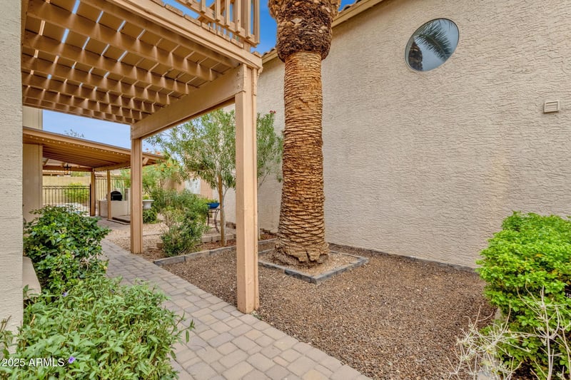 1656 Bluefield Cir, Phoenix, AZ 85022