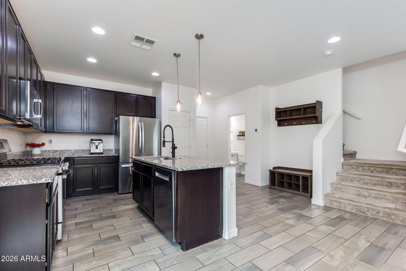 1656 S 82nd Way, Mesa, AZ 85209