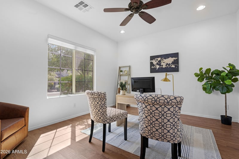 1656 Cavedale Dr, Phoenix, AZ 85085