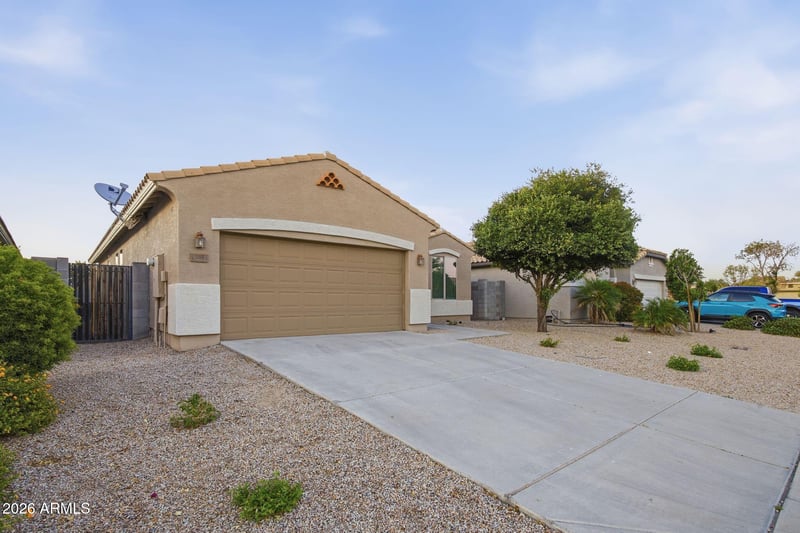 1656 Loemann Dr, San Tan Valley, AZ 85144