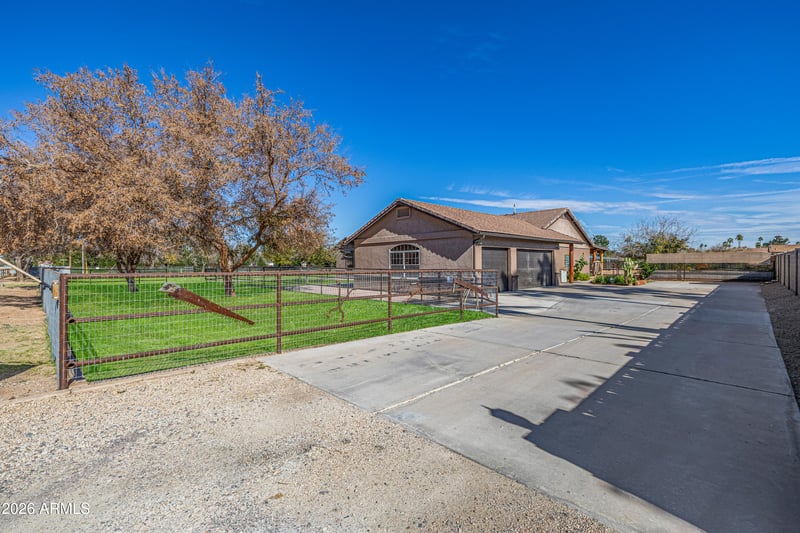 1657 S Vine St, Chandler, AZ 85286