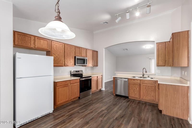 16578 Saguaro Ln, Surprise, AZ 85388