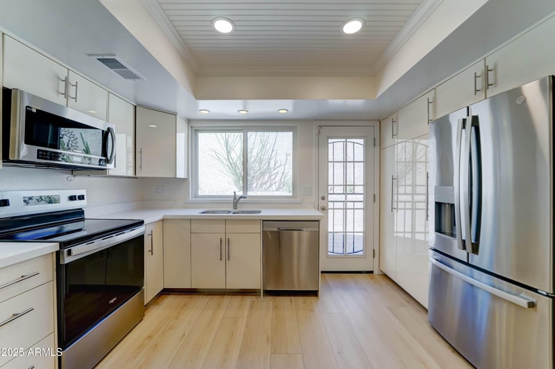 1658 Sierra Vista Dr, Tempe, AZ 85288