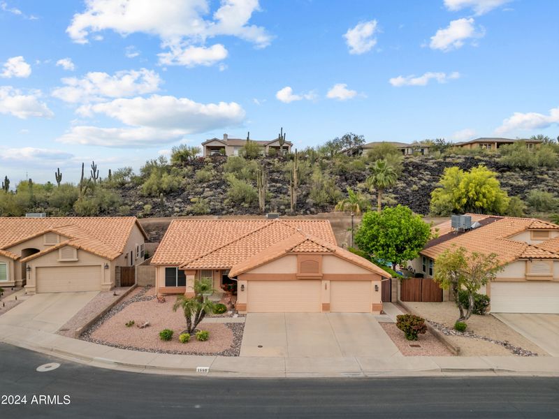 1660 W Acoma Dr, Phoenix, AZ 85023