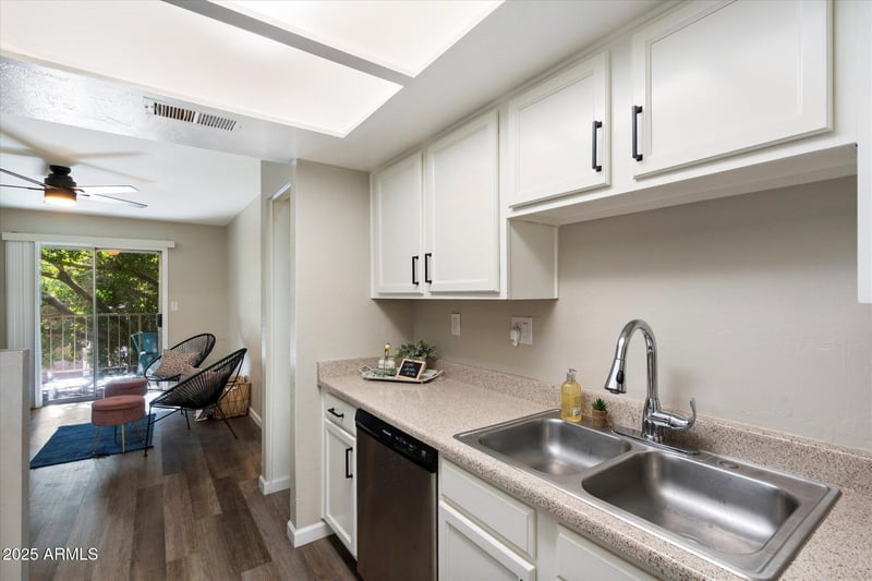 16602 25th St #215, Phoenix, AZ 85032