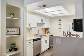 16602 25th St #215, Phoenix, AZ 85032