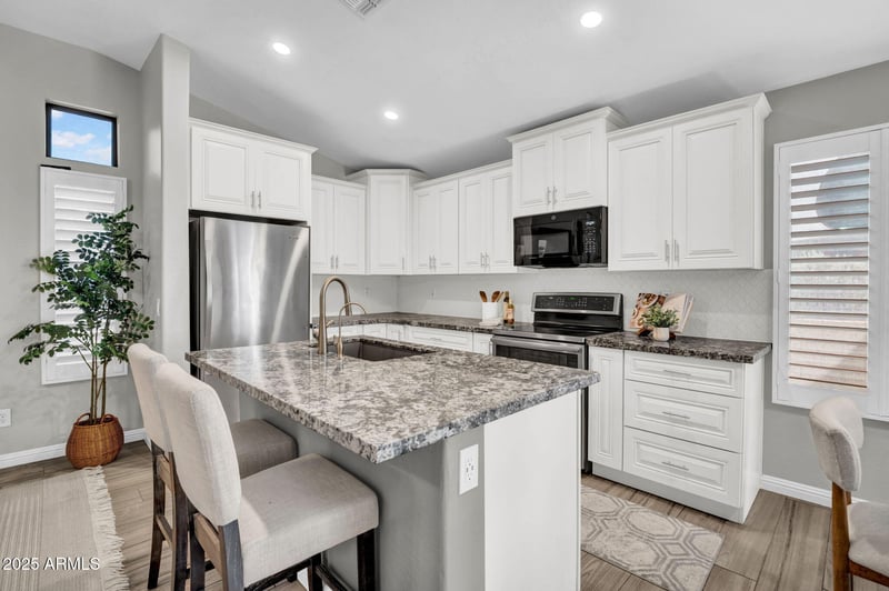 16620 48th St #21, Phoenix, AZ 85048