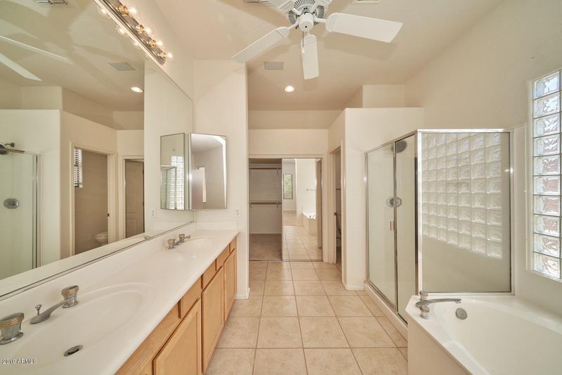 16624 S 15th Ln, Phoenix, AZ 85045