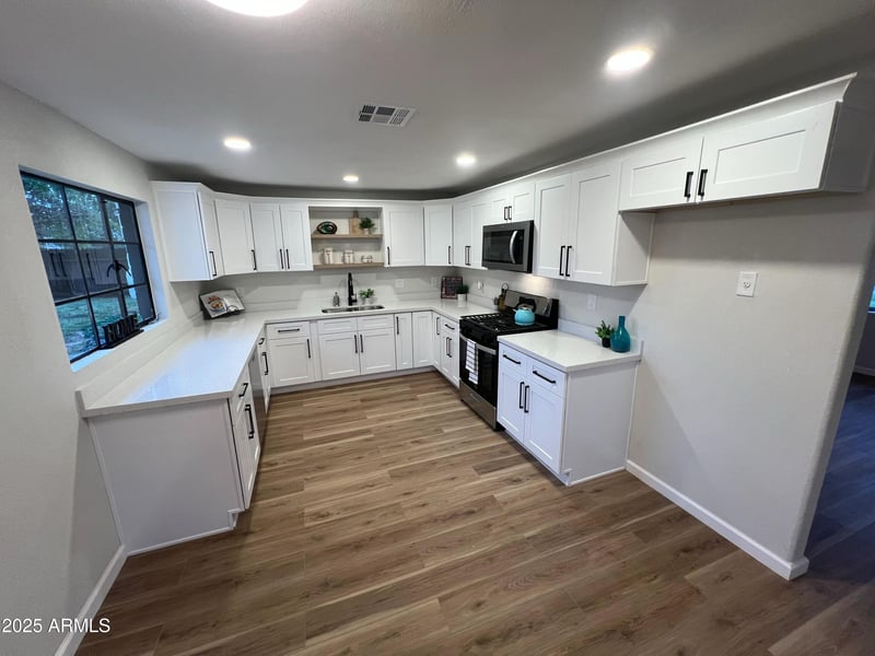 16625 17th Pl, Phoenix, AZ 85022