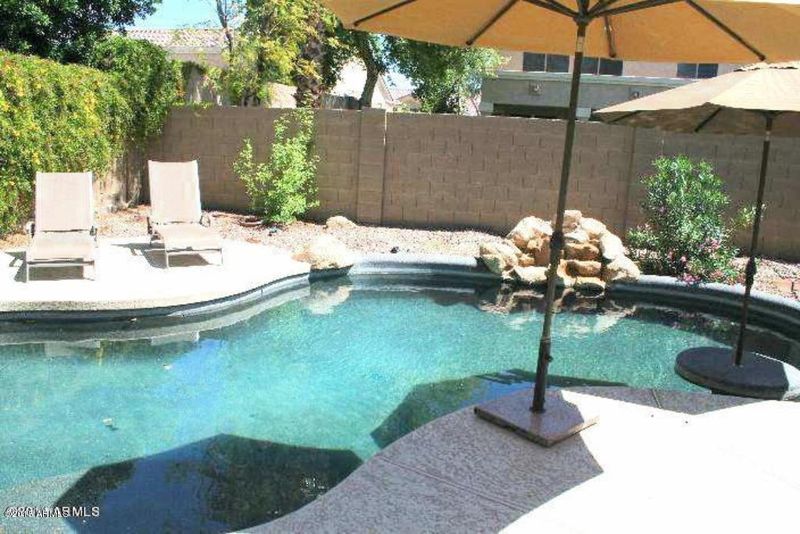 16625 S 16th Dr, Phoenix, AZ 85045