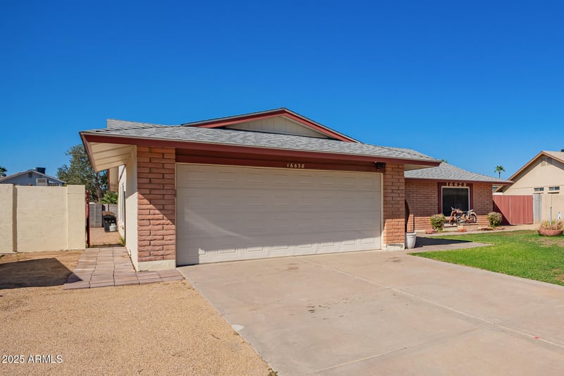 16628 33rd Ave, Phoenix, AZ 85053