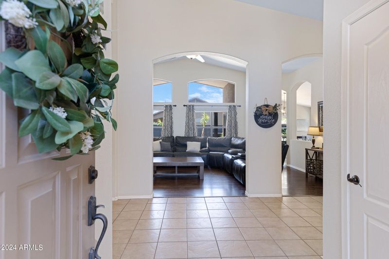 1663 E Carla Vista Dr, Gilbert, AZ 85295