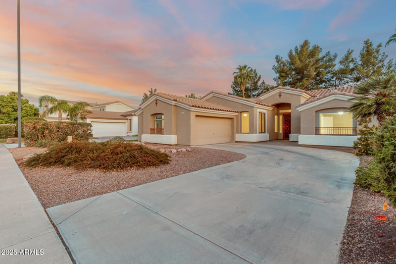1663 Spur St, Gilbert, AZ 85296