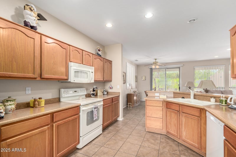 16639 Bajada Trl, Surprise, AZ 85387