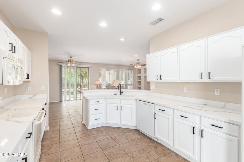 16639 Bajada Trl, Surprise, AZ 85387