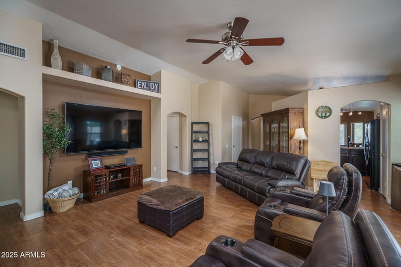 16647 35th St, Phoenix, AZ 85032