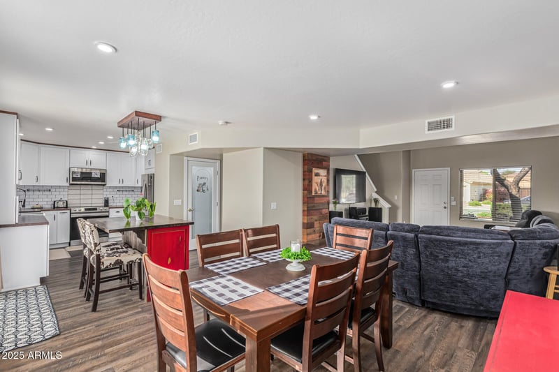 16647 Sandra Ln, Surprise, AZ 85388