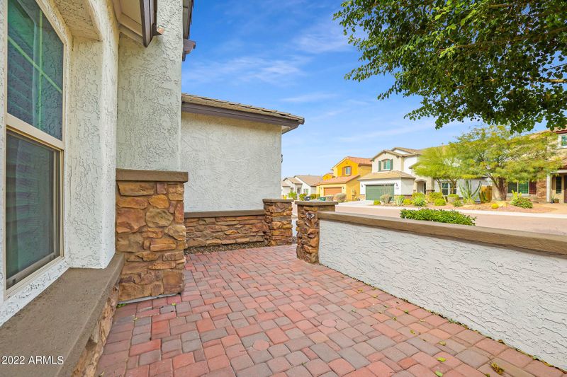 1665 W Blaylock Dr, Phoenix, AZ 85085
