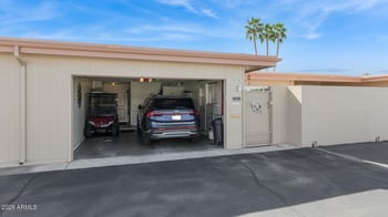 16652 Boswell Blvd, Sun City, AZ 85351