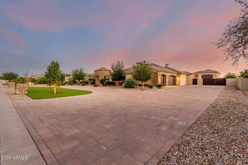 16659 Pima St, Goodyear, AZ 85338