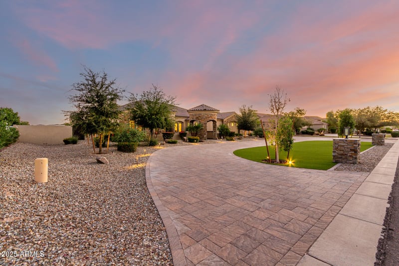 16659 Pima St, Goodyear, AZ 85338