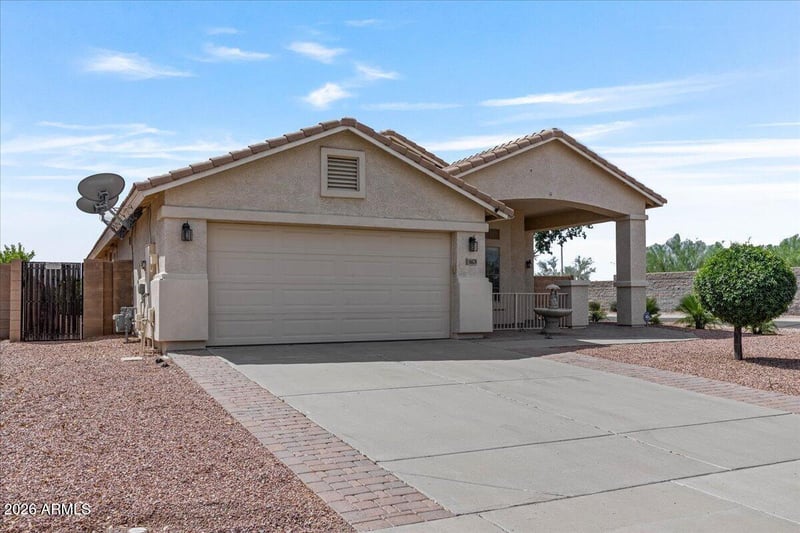 16679 W Saguaro Ln, Surprise, AZ 85388