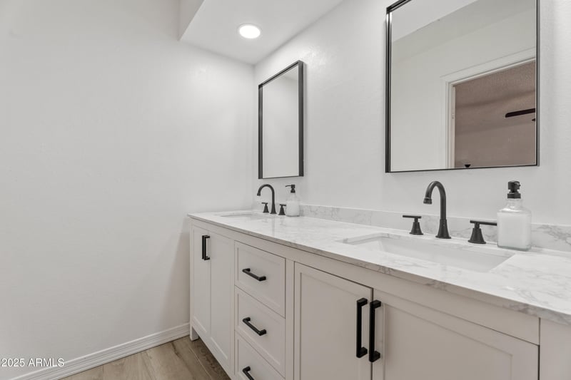 1668 Briar --, Mesa, AZ 85204