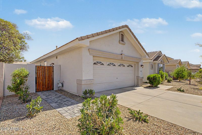 1669 E Laredo St, Chandler, AZ 85225