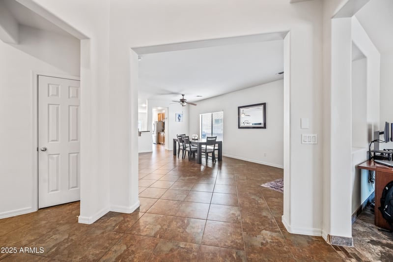 16722 Lariat Ln, Surprise, AZ 85387