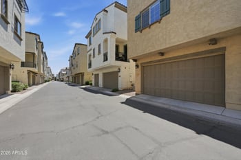 1673 Dogwood Ln, Gilbert, AZ 85295