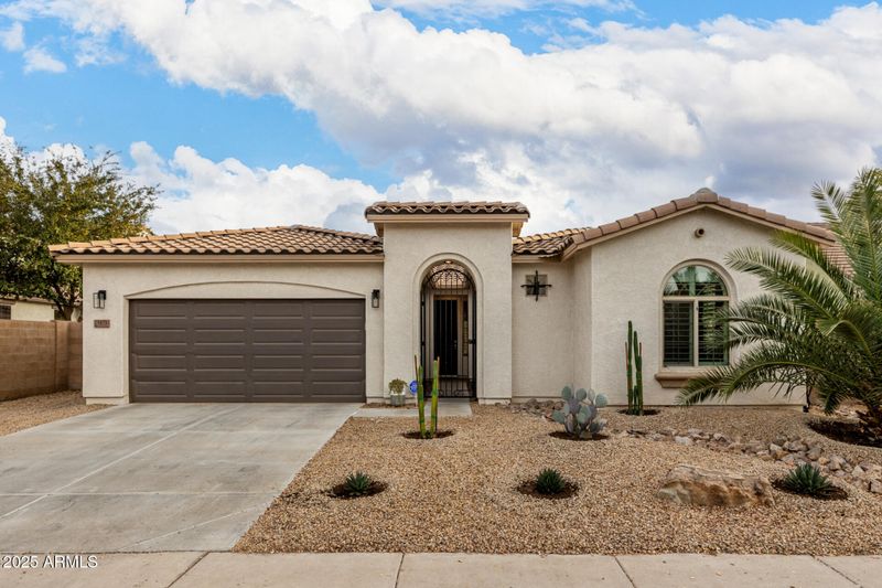 1673 E Nightingale Ln, Gilbert, AZ 85298