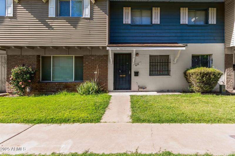 1673 Hazelwood St, Phoenix, AZ 85015