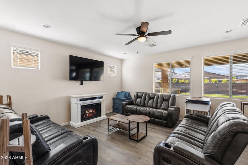 16759 W Canterbury Dr, Surprise, AZ 85388