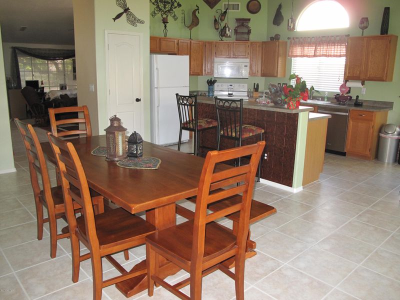 1676 E Golden Ln, Chandler, AZ 85225