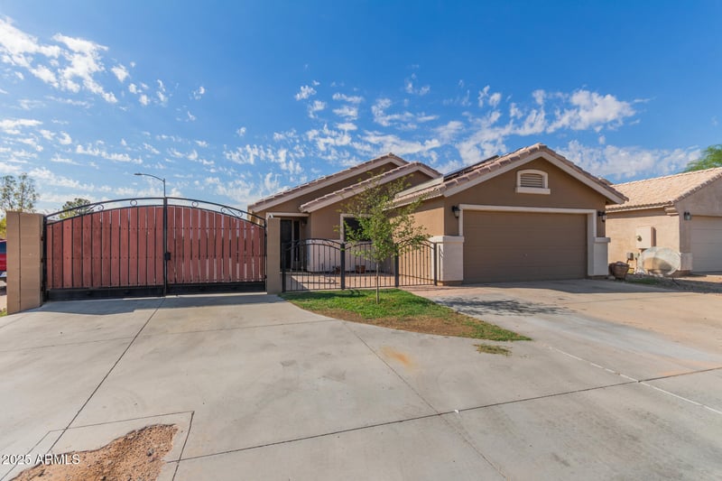 1676 La Mora Dr, Goodyear, AZ 85338