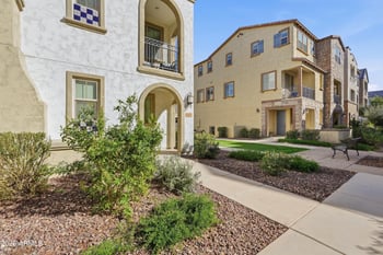 1677 Bridgeport Pw, Gilbert, AZ 85295