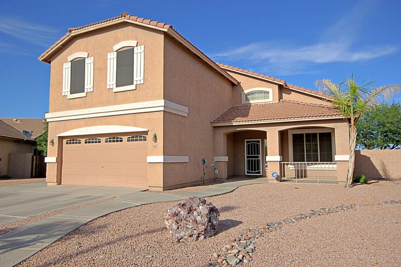1677 S Peppertree Dr, Gilbert, AZ 85295