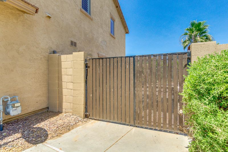 16770 W Tether Trl, Surprise, AZ 85387