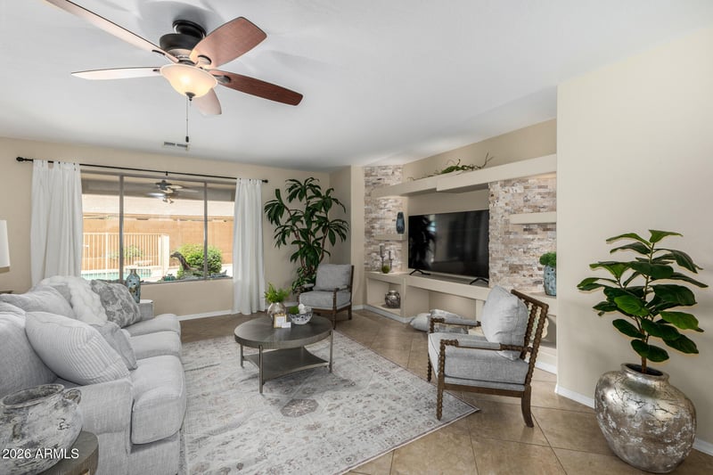 16776 Aberdeen Dr, Surprise, AZ 85374
