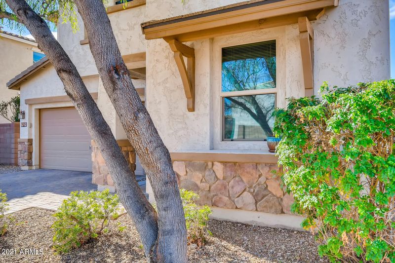 1678 S Roles Dr, Gilbert, AZ 85295