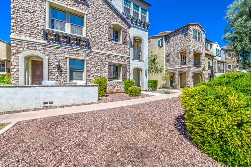 1679 Hampton Ln, Gilbert, AZ 85295