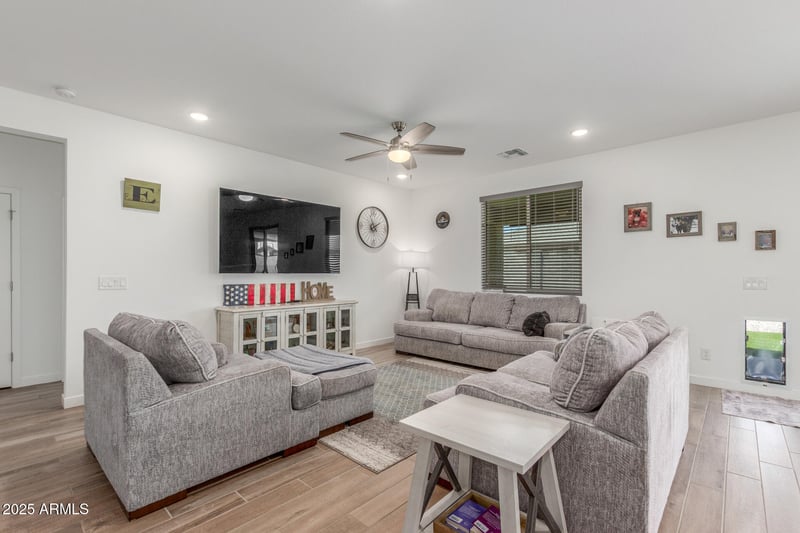 16790 Molly Ln, Surprise, AZ 85387