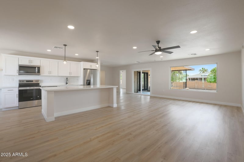 16801 Pine Valley Dr, Sun City, AZ 85351