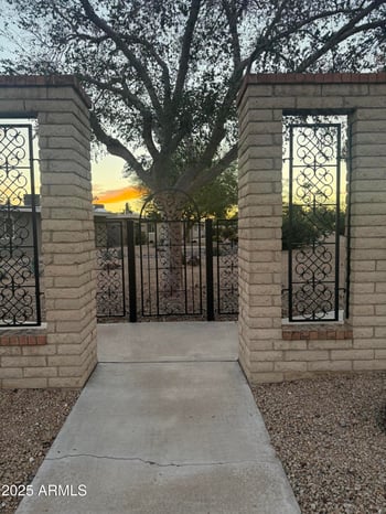 16802 Boswell Blvd, Sun City, AZ 85351