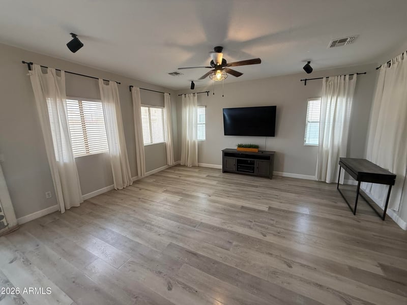 1681 W Corriente Dr, San Tan Valley, AZ 85144