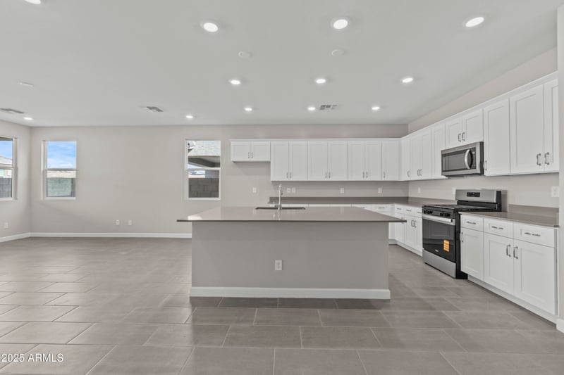 16814 Cavedale Dr, Surprise, AZ 85387