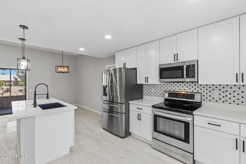 16817 Meadow Park Dr, Sun, AZ 85351